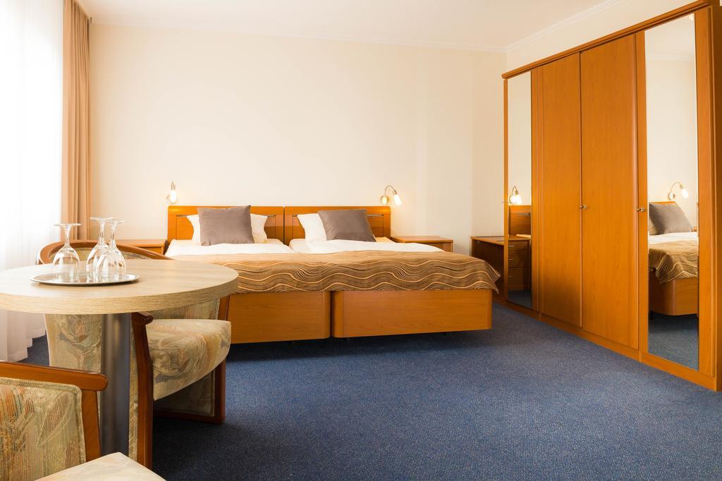 Strand Hotel Nordsee, Hotel Deichlaeufer Tossens Ngoại thất bức ảnh